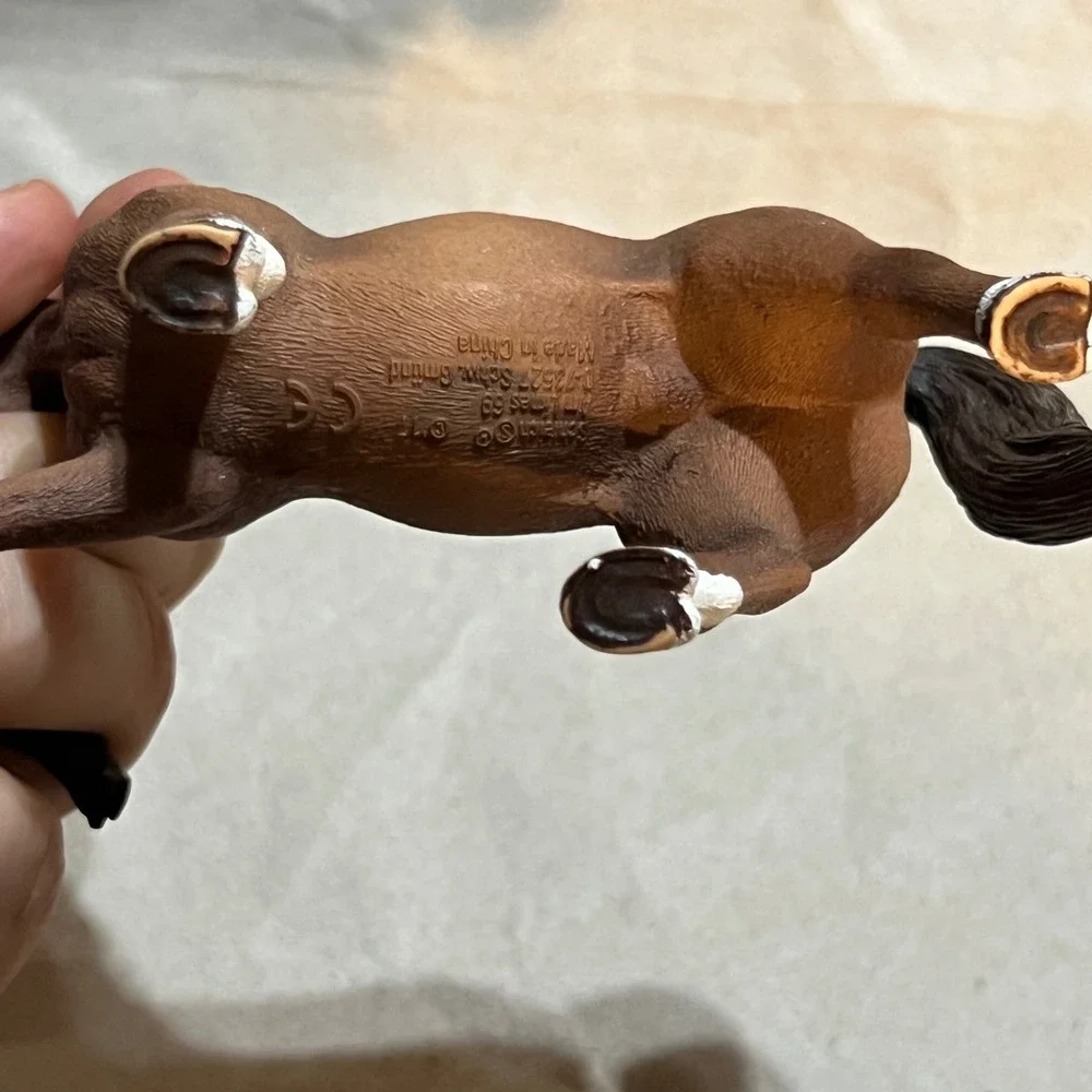 Schleich 2009 Mare‎ Horse Figurine Brown with Red Ribbons 13627